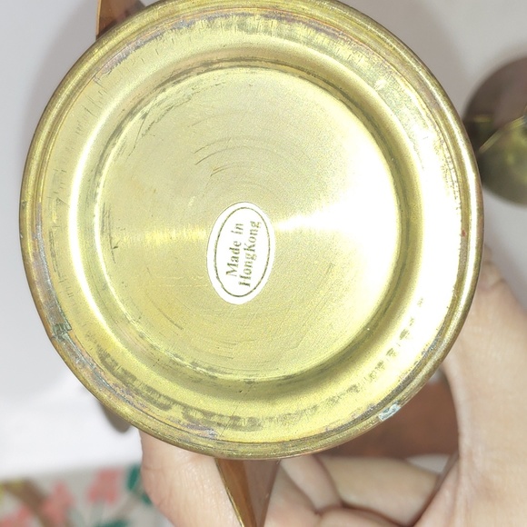 Vintage mid-century bonze and copper Angel candle holders and napkin rings. - Picture 6 of 16